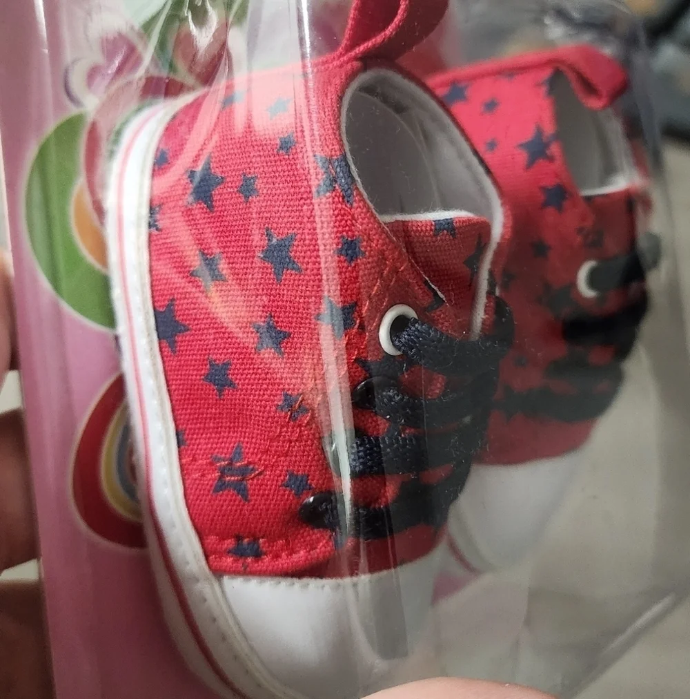 Red Stars Kids Shoes Size 1 Boys Girls New